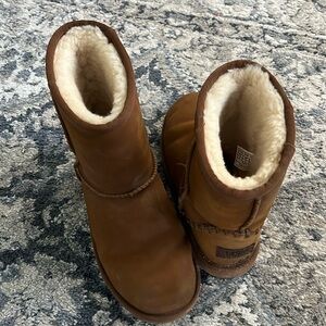 Womens/Kids Ugg Boots - Size 4